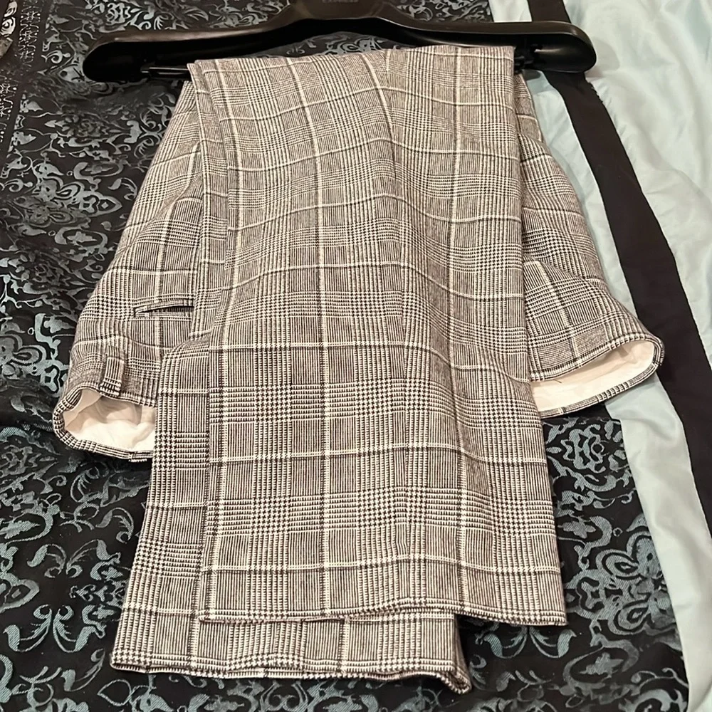 Express Men's Checkered Siur in Black and White, size 44 Small, pants 34x30 - Picture 10 of 12